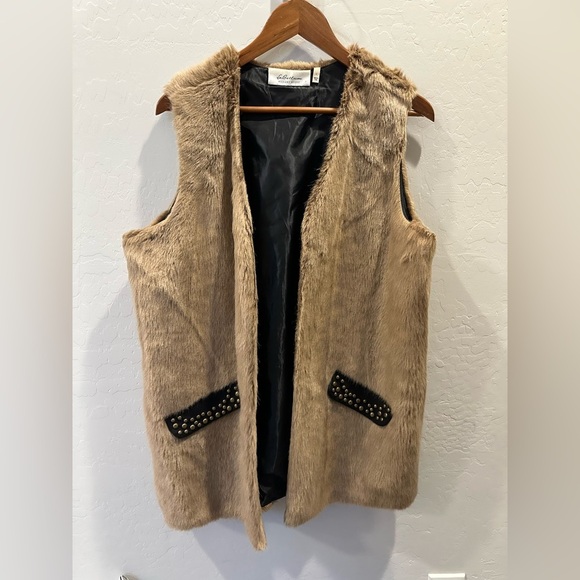 Vintage Hillary Scott Faux/Vegan fur vest with rivets large - Picture 1 of 5